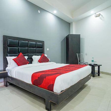 Hotel Red Snapper Couple Friendly At West Delhi Nowe Delhi Zewnętrze zdjęcie