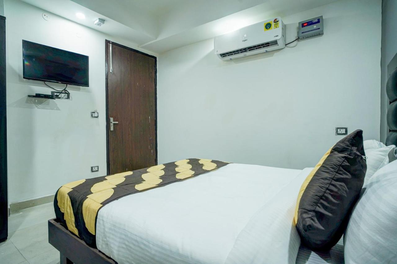 Hotel Red Snapper Couple Friendly At West Delhi Nowe Delhi Zewnętrze zdjęcie