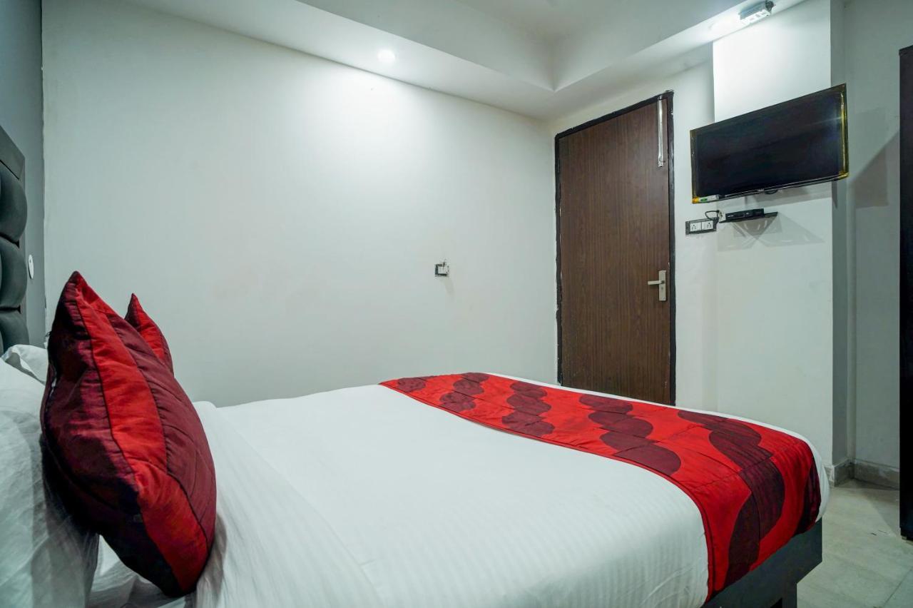 Hotel Red Snapper Couple Friendly At West Delhi Nowe Delhi Zewnętrze zdjęcie