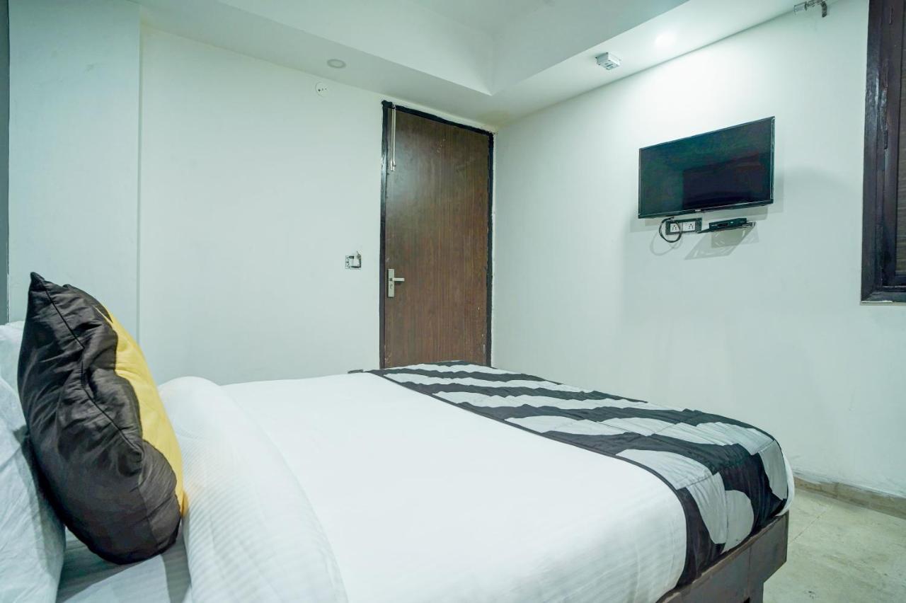 Hotel Red Snapper Couple Friendly At West Delhi Nowe Delhi Zewnętrze zdjęcie