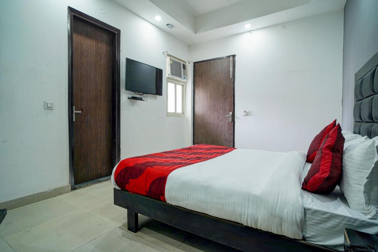 Hotel Red Snapper Couple Friendly At West Delhi Nowe Delhi Zewnętrze zdjęcie