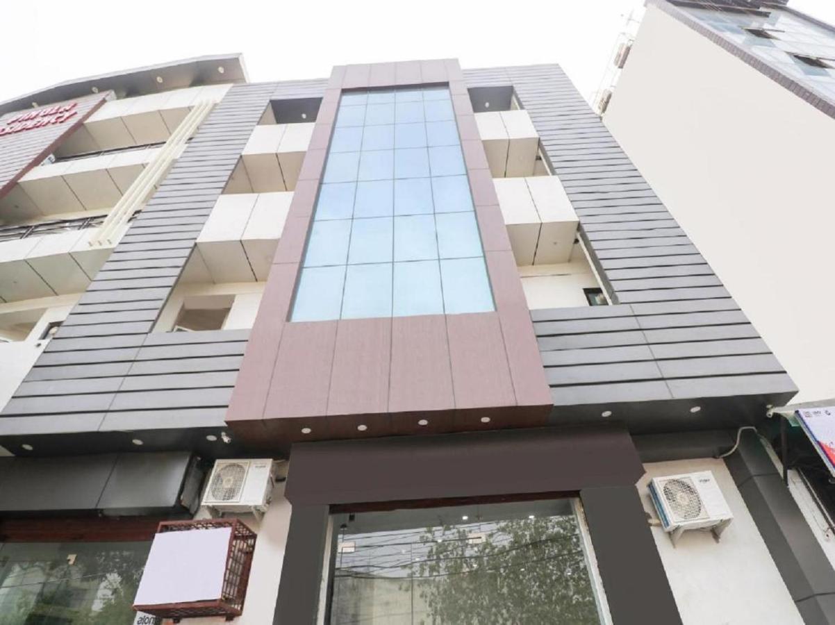 Hotel Red Snapper Couple Friendly At West Delhi Nowe Delhi Zewnętrze zdjęcie